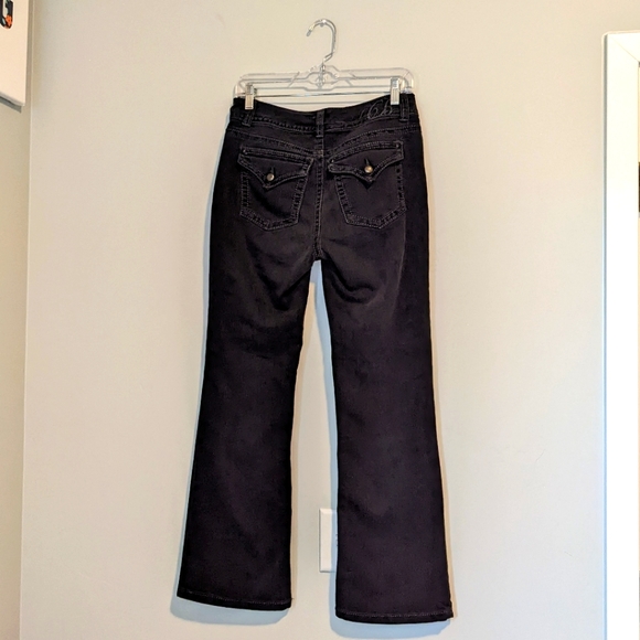 Code Bleu Low Rise Boot Cut Buttoned Jeans - Picture 2 of 7